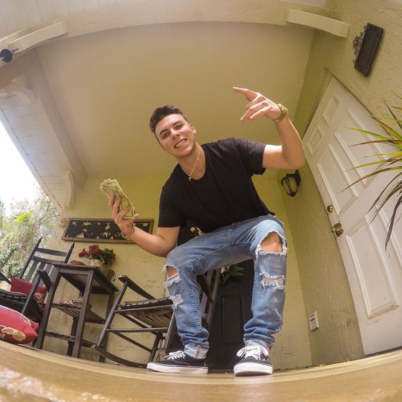 Meet your Posher, Devin - Picture 1 of 1